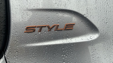 Peugeot 208 1.2 PureTech 100 Style 5dr Petrol Hatchback